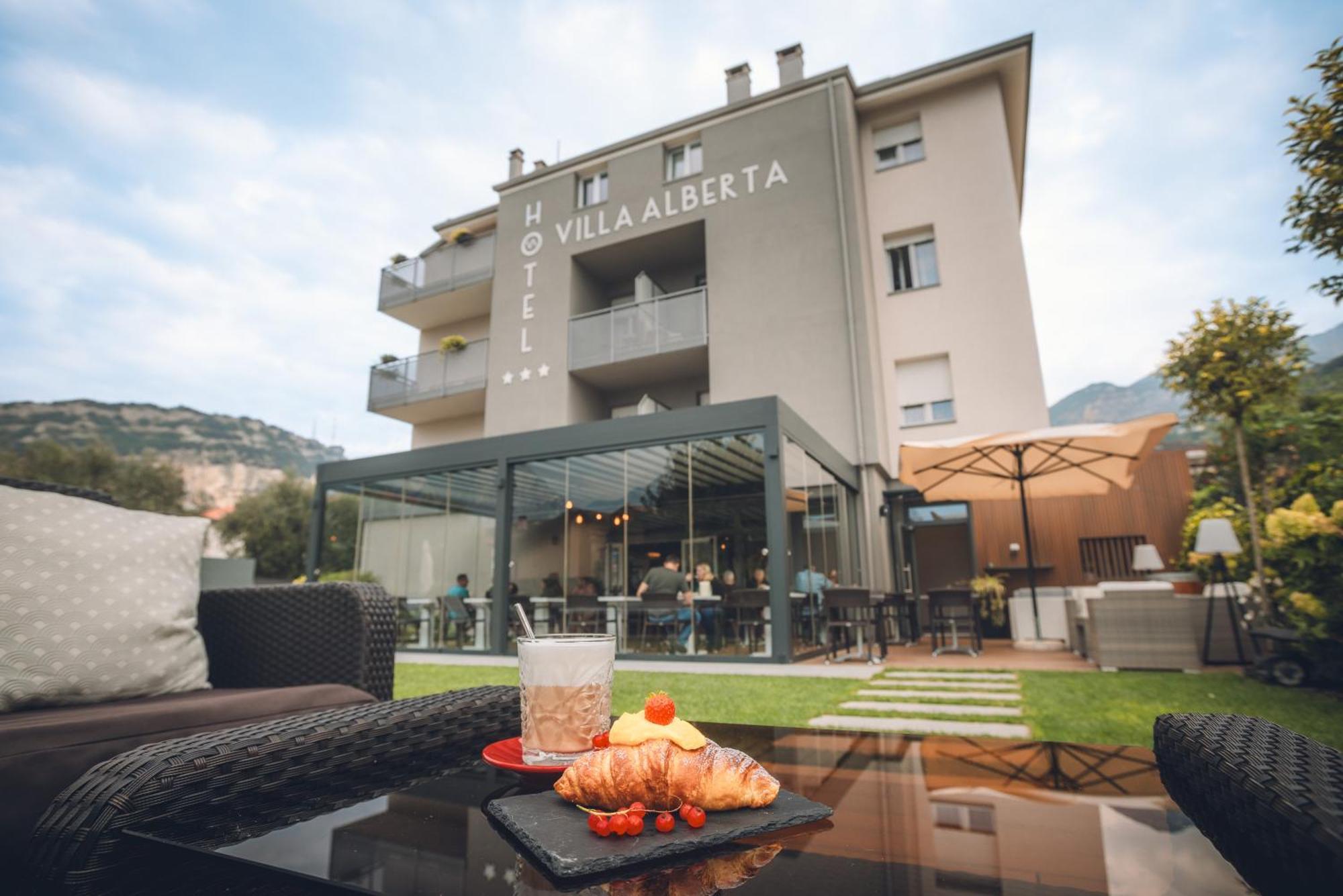 נאגו Hotel Villa Alberta מראה חיצוני תמונה
